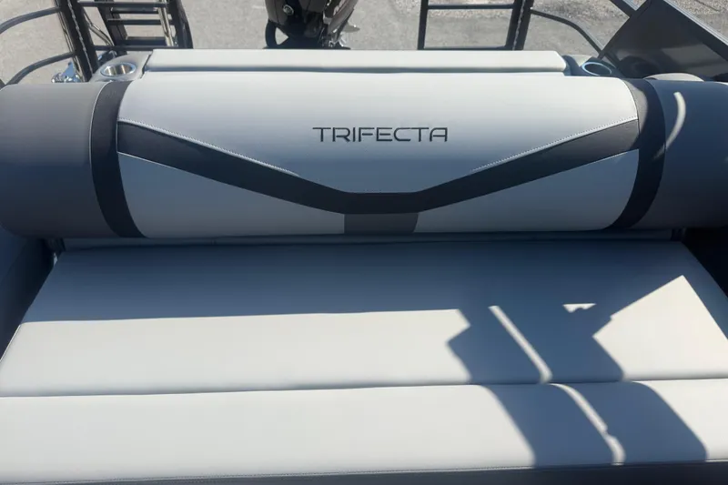 Slide: The Image of 2026 Trifecta 22ULCS boat seat with sleek design and branding. - 14