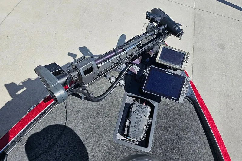 Slide: The Image of 2015 Ranger Z521 Comanche boat dashboard with advanced navigation and fish-finding equipment. - 20