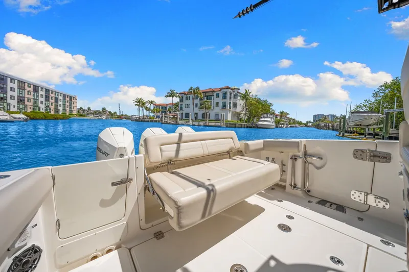 Slide: The Image of Boston Whaler 350 Realm 2022 - 16