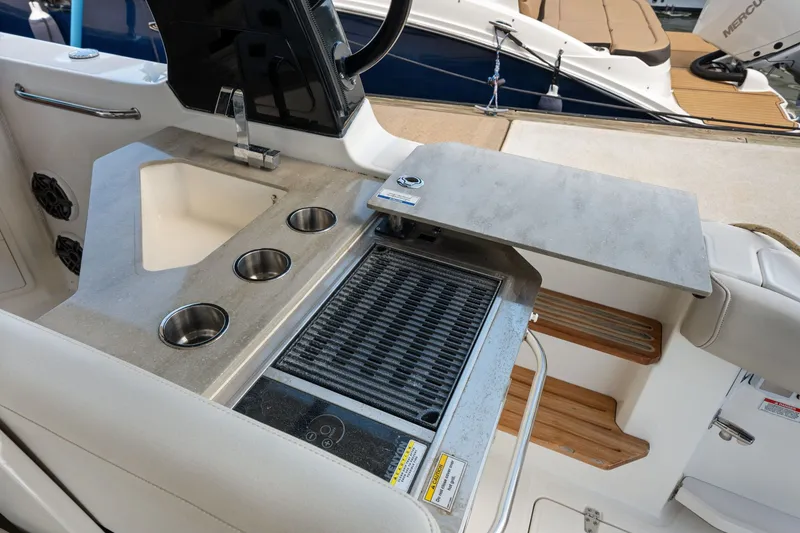 Slide: The Image of Boston Whaler 350 Realm 2022 - 19