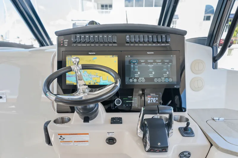 Slide: The Image of Boston Whaler 350 Realm 2022 - 28