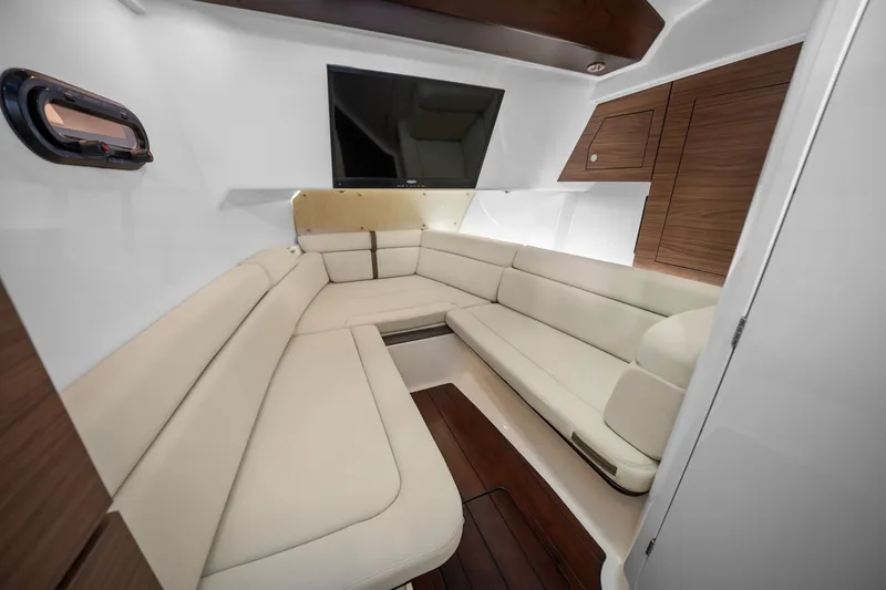 Slide: The Image of Boston Whaler 350 Realm 2022 - 32