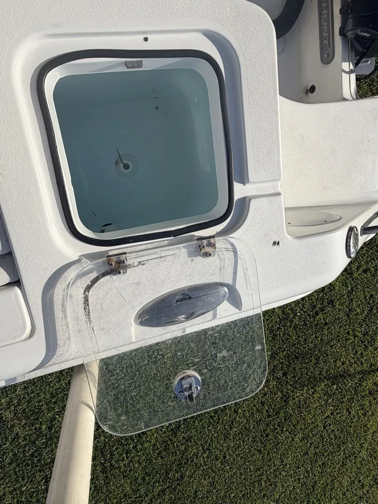 Slide: The Image of Sea Hunt Escape 250 SE DL 2012 - 14