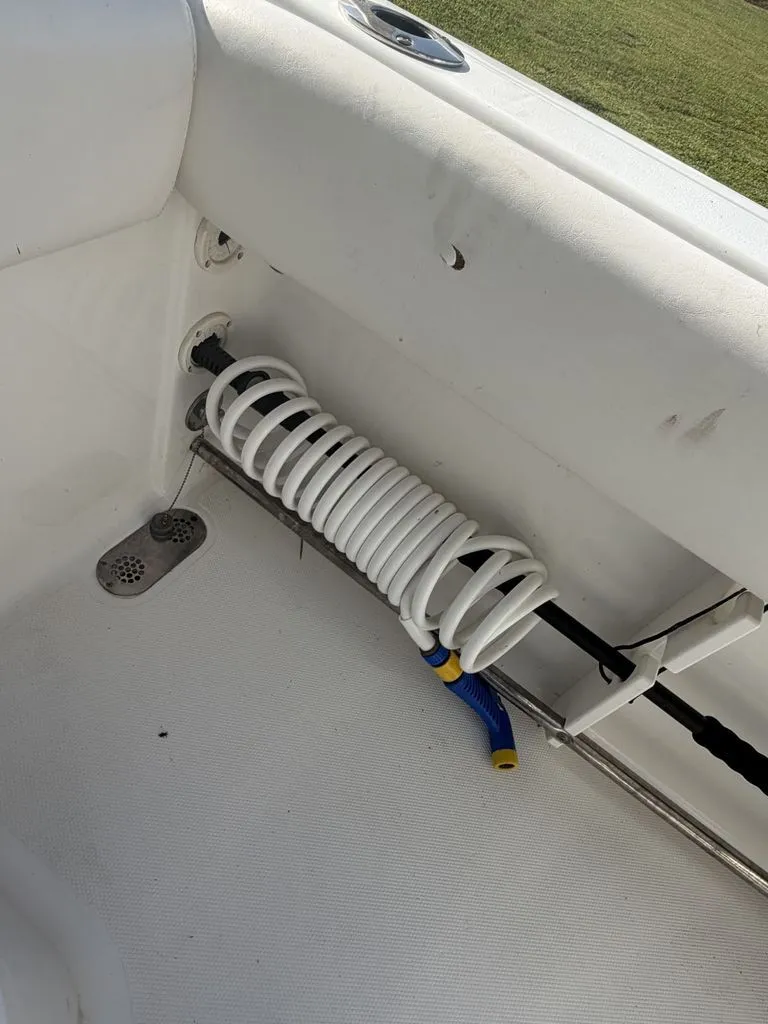 Slide: The Image of Sea Hunt Escape 250 SE DL 2012 - 16