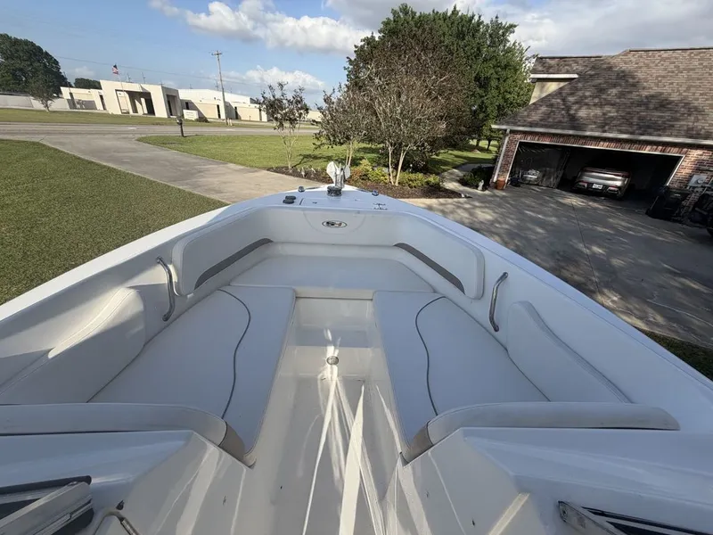 Slide: The Image of Sea Hunt Escape 250 SE DL 2012 - 18