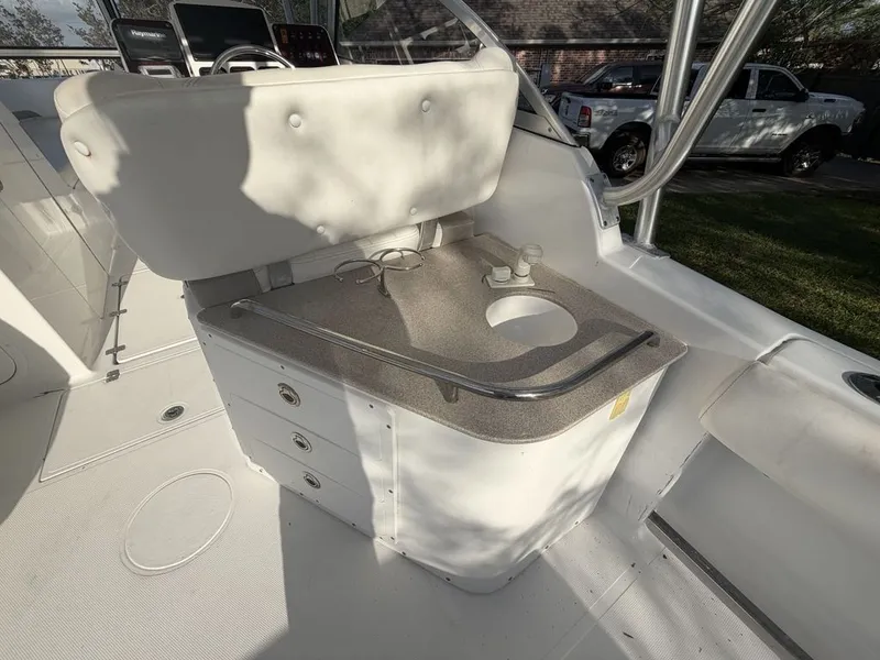 Slide: The Image of Sea Hunt Escape 250 SE DL 2012 - 2