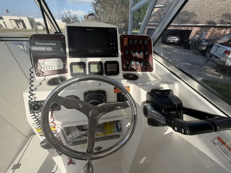 Slide: The Image of Sea Hunt Escape 250 SE DL 2012 - 7