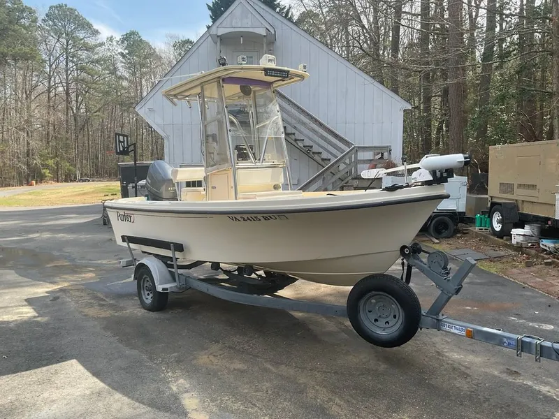 The Image of Parker Marine 1801 Center Console 2012 - 0