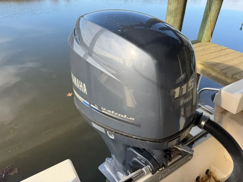 Slide: The Image of Parker Marine 1801 Center Console 2012 - 6