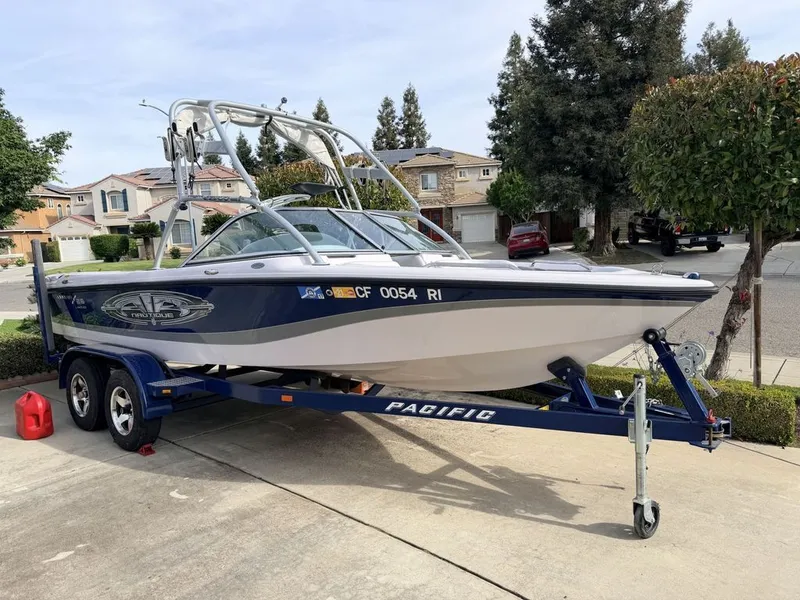 Slide: The Image of Correct Craft Air Nautique 2005 - 23