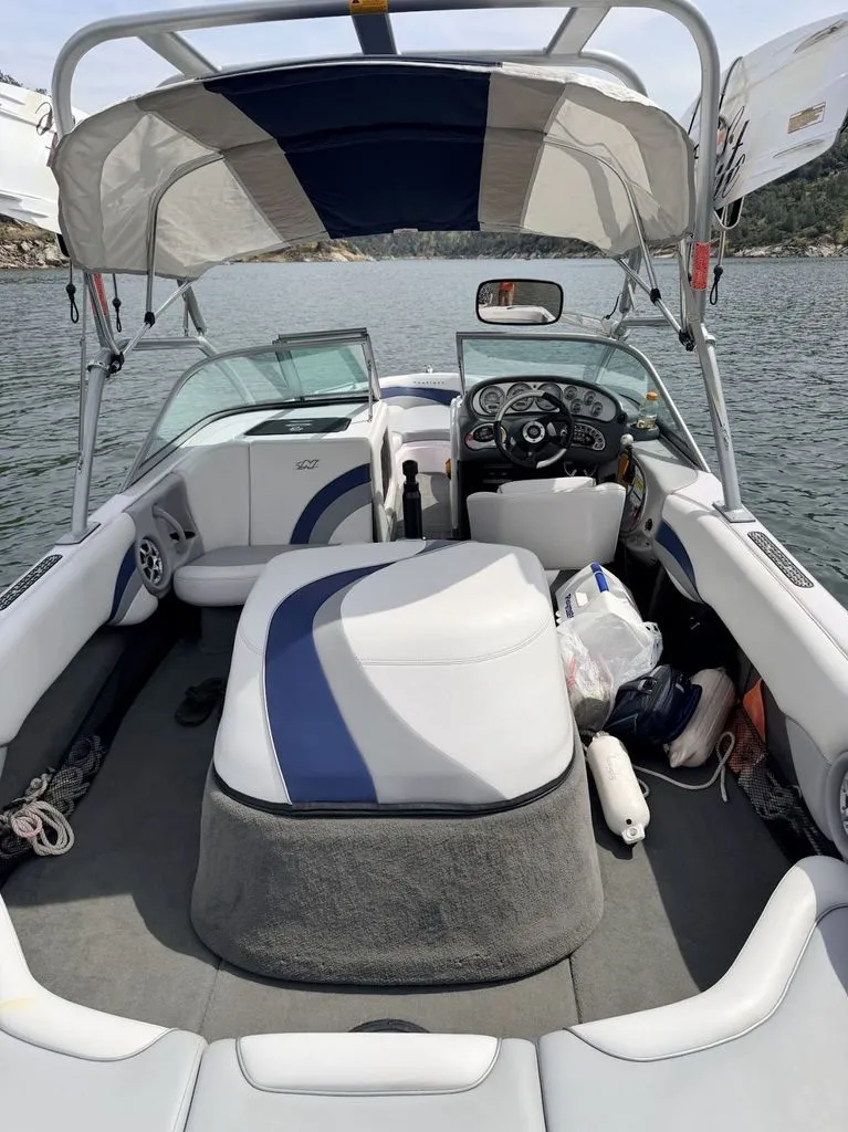 Slide: The Image of Correct Craft Air Nautique 2005 - 9