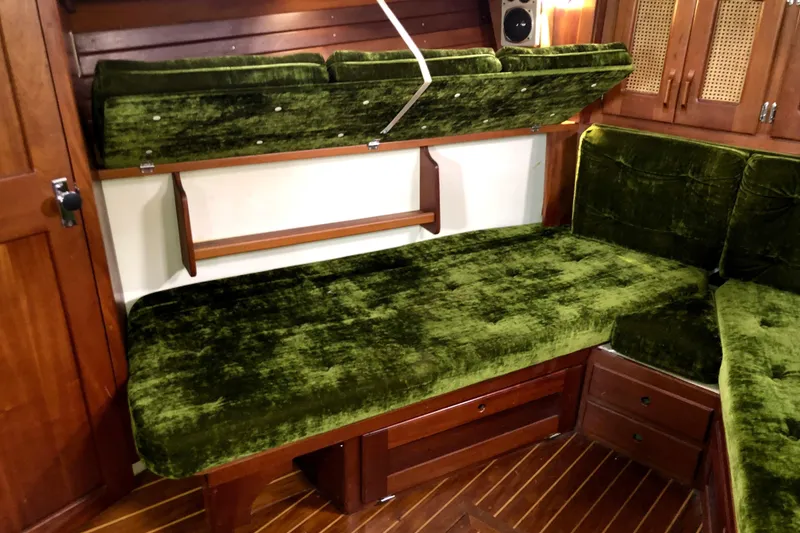 Slide: The Image of Interior of 1986 Gozzard 36 - 13