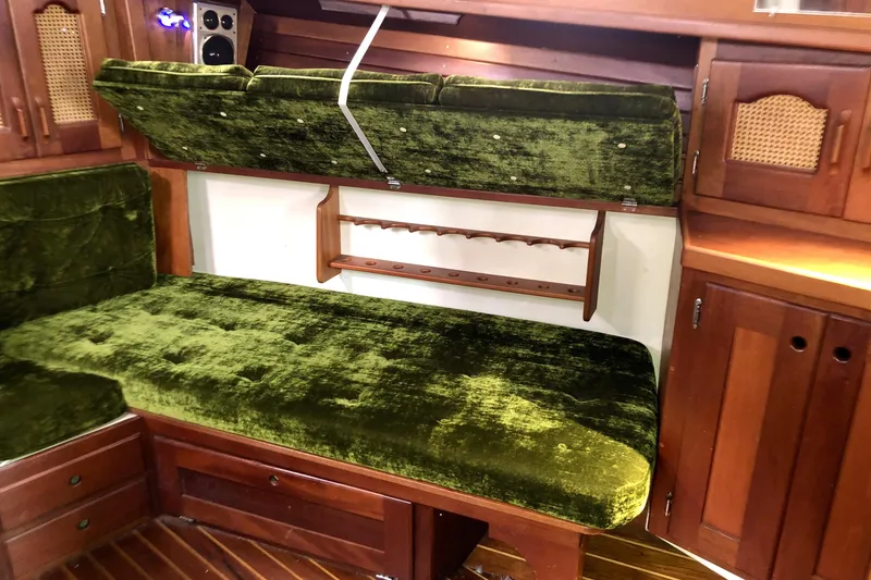 Slide: The Image of Interior of a 1986 Gozzard 36 - 14