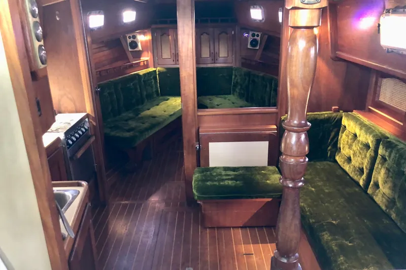 Slide: The Image of Interior of a 1986 Gozzard 36 - 9
