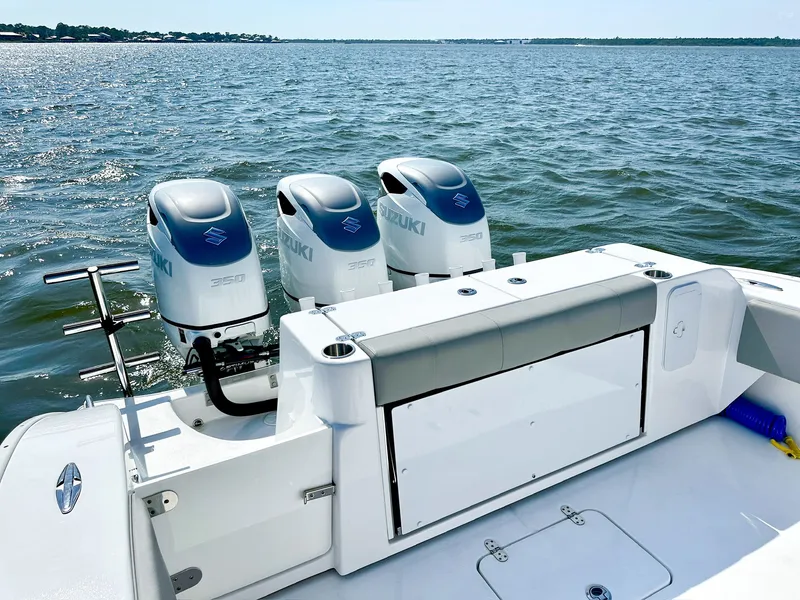 Slide: The Image of Cape Horn Yachts CAPE HORN 2022 - 35