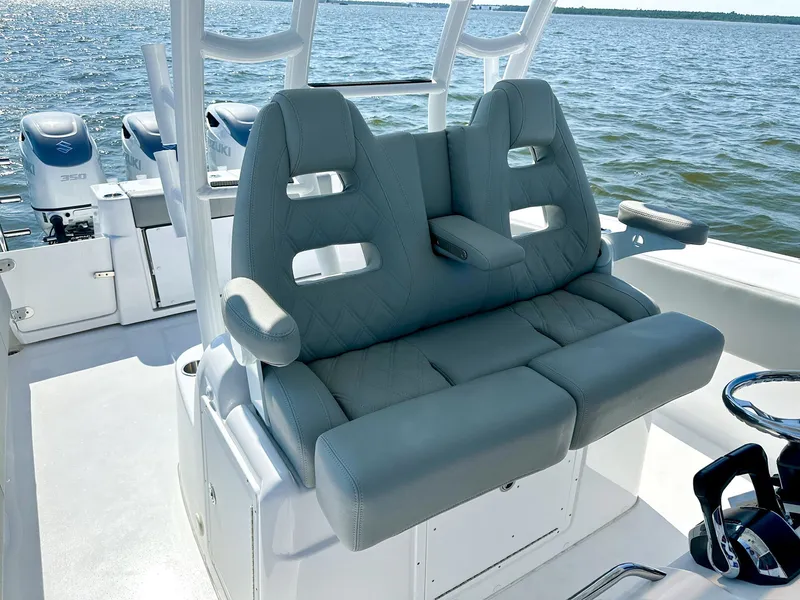 Slide: The Image of Cape Horn Yachts CAPE HORN 2022 - 40