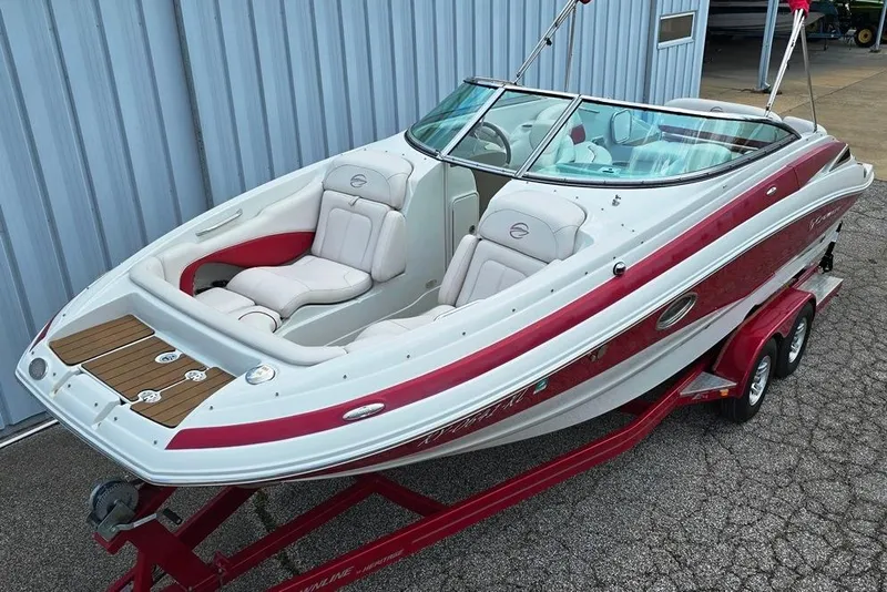 The Image of Crownline Boats Eclipse E4 2012 - undefined