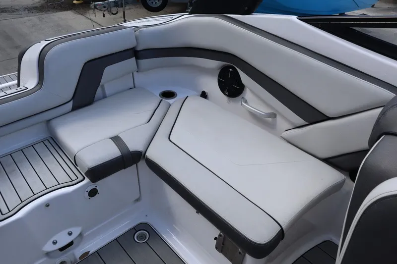 Slide: The Image of Yamaha AR240 2020 - 14
