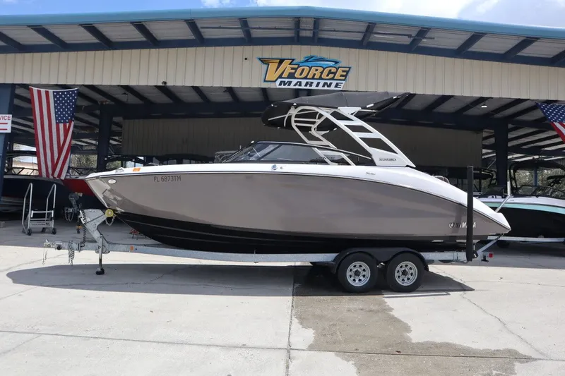 The Image of Yamaha 252SD 2023 - 1