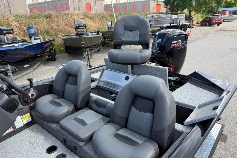 Slide: The Image of 2020 Tracker Pro Team 190 TX boat with Mercury Pro XS engine, featuring comfortable seating. - 24
