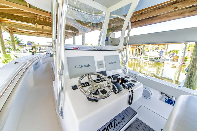 Slide: The Image of 2023 Front Runner 33 Center Console with Garmin technology. - 15