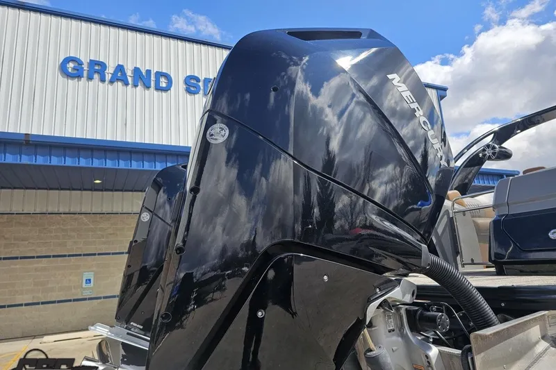 Slide: The Image of 2024 Avalon Excalibur boat with Mercury engine at Grand showroom. - 41