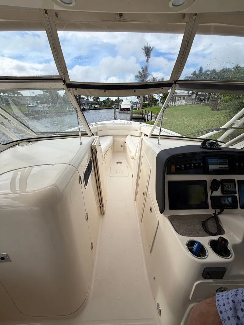 Slide: The Image of Interior of a 2019 Grady-White Freedom 307 boat. - 22