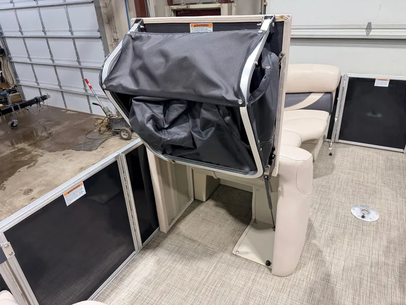 Slide: The Image of Sylvan Mirage 822 LZ & 50HP Yamaha 4Stroke - $21,995 2016 - 15