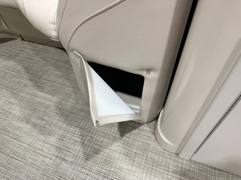 Slide: The Image of Sylvan Mirage 822 LZ & 50HP Yamaha 4Stroke - $21,995 2016 - 18