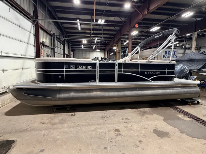 Slide: The Image of Sylvan Mirage 822 LZ & 50HP Yamaha 4Stroke - $21,995 2016 - 30