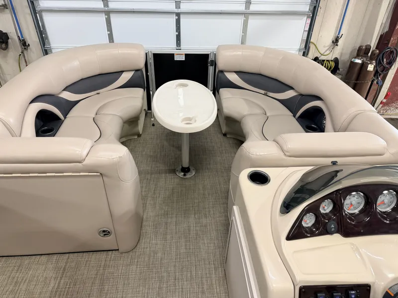 Slide: The Image of Sylvan Mirage 822 LZ & 50HP Yamaha 4Stroke - $21,995 2016 - 4