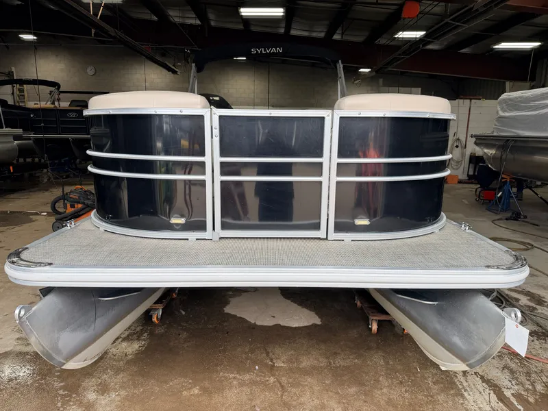 Slide: The Image of Sylvan Mirage 822 LZ & 50HP Yamaha 4Stroke - $21,995 2016 - 40