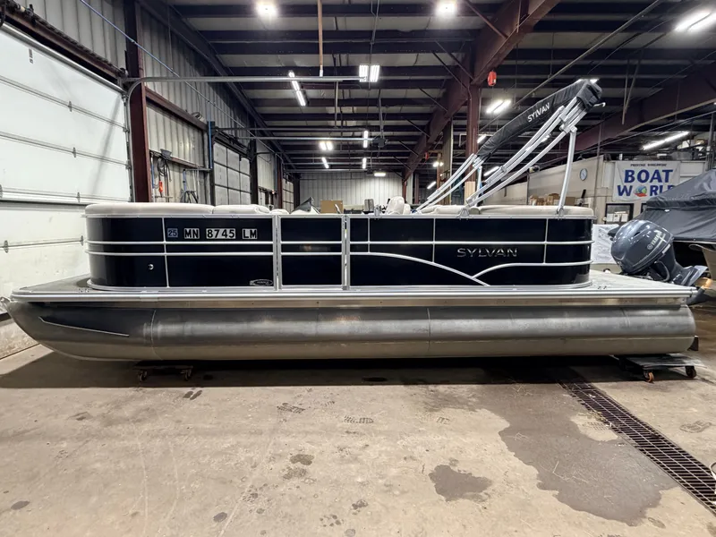 Slide: The Image of Sylvan Mirage 822 LZ & 50HP Yamaha 4Stroke - $21,995 2016 - 43