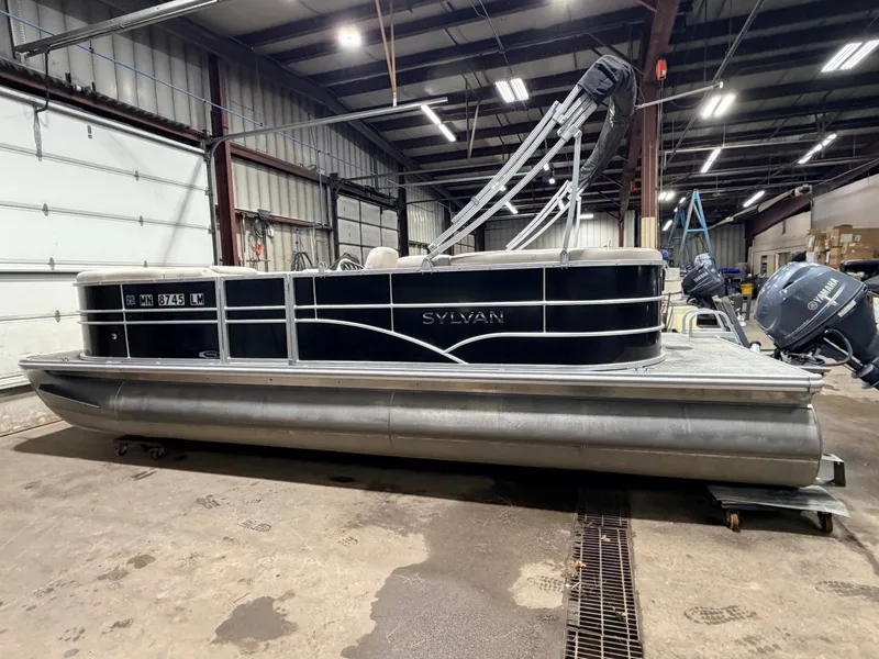 Slide: The Image of Sylvan Mirage 822 LZ & 50HP Yamaha 4Stroke - $21,995 2016 - 44