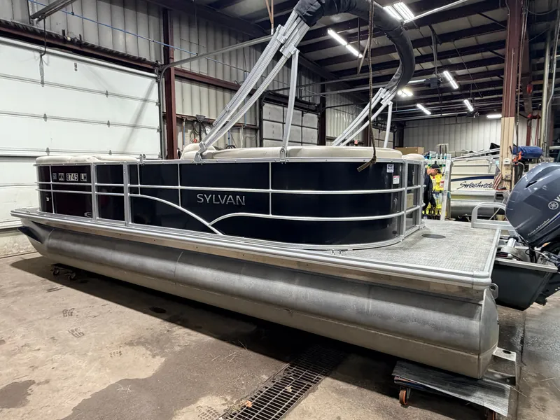 Slide: The Image of Sylvan Mirage 822 LZ & 50HP Yamaha 4Stroke - $21,995 2016 - 45