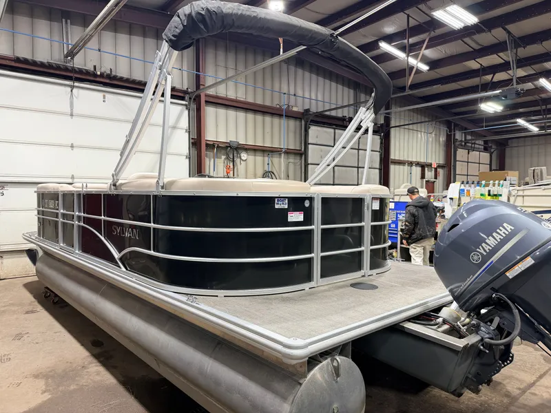 Slide: The Image of Sylvan Mirage 822 LZ & 50HP Yamaha 4Stroke - $21,995 2016 - 46