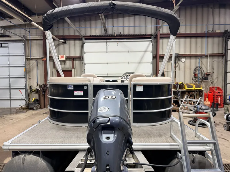 Slide: The Image of Sylvan Mirage 822 LZ & 50HP Yamaha 4Stroke - $21,995 2016 - 47