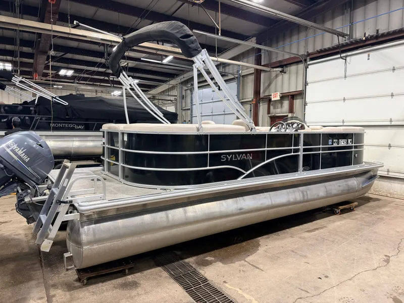 Slide: The Image of Sylvan Mirage 822 LZ & 50HP Yamaha 4Stroke - $21,995 2016 - 49