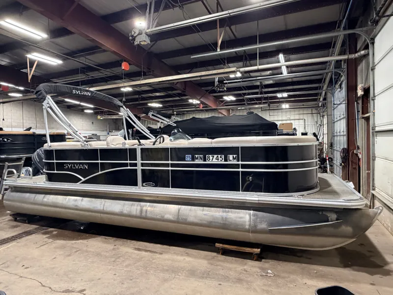 Slide: The Image of Sylvan Mirage 822 LZ & 50HP Yamaha 4Stroke - $21,995 2016 - 51