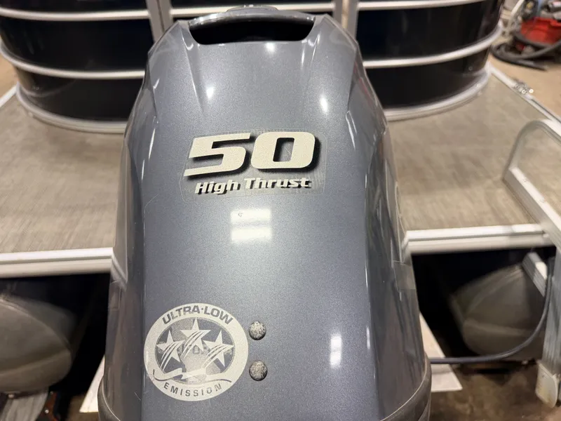 Slide: The Image of Sylvan Mirage 822 LZ & 50HP Yamaha 4Stroke - $21,995 2016 - 54