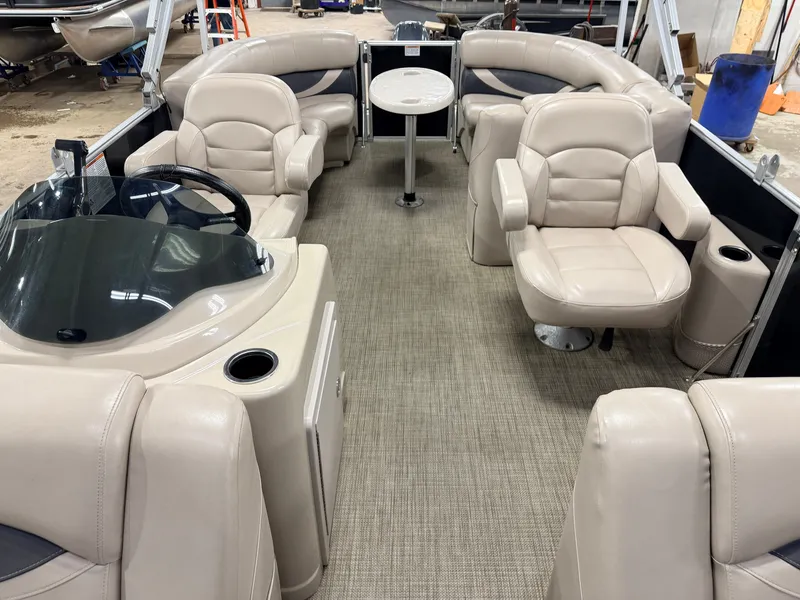 Slide: The Image of Sylvan Mirage 822 LZ & 50HP Yamaha 4Stroke - $21,995 2016 - 6