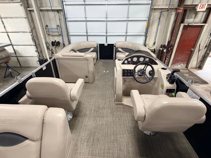 Slide: The Image of Sylvan Mirage 822 LZ & 50HP Yamaha 4Stroke - $21,995 2016 - 7