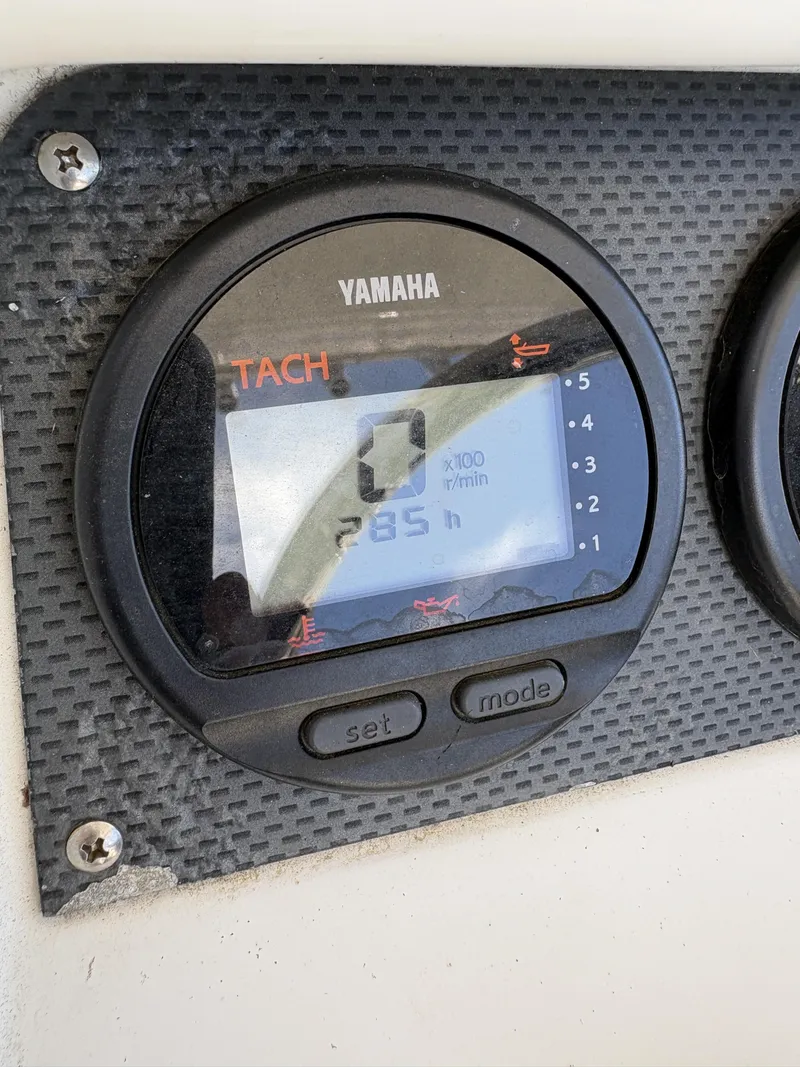 Slide: The Image of Sailfish 2360 CC 2006 - 14