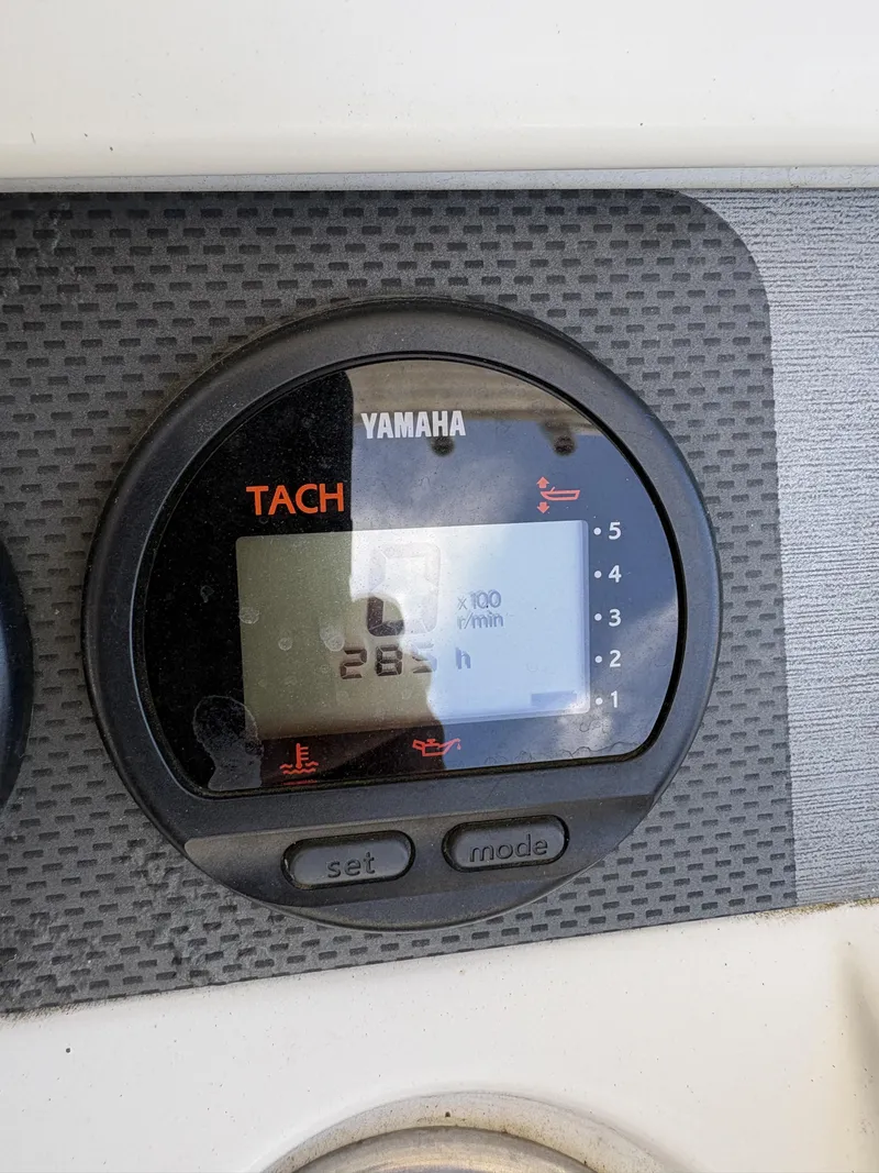 Slide: The Image of Sailfish 2360 CC 2006 - 15