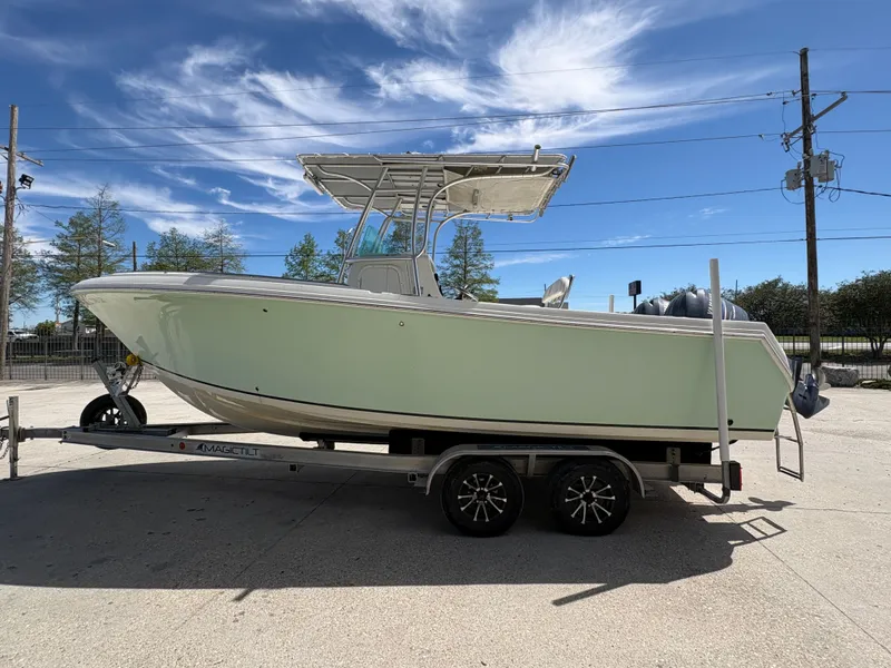 Slide: The Image of Sailfish 2360 CC 2006 - 18