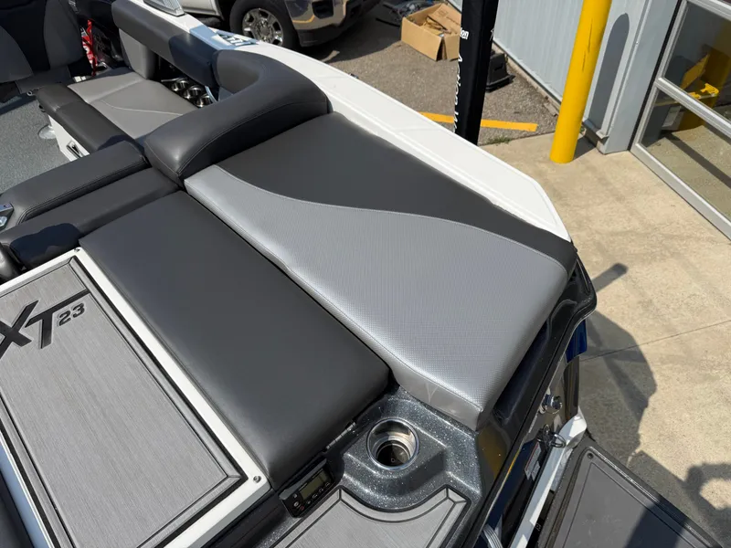 Slide: The Image of MasterCraft XT23 2017 - 8