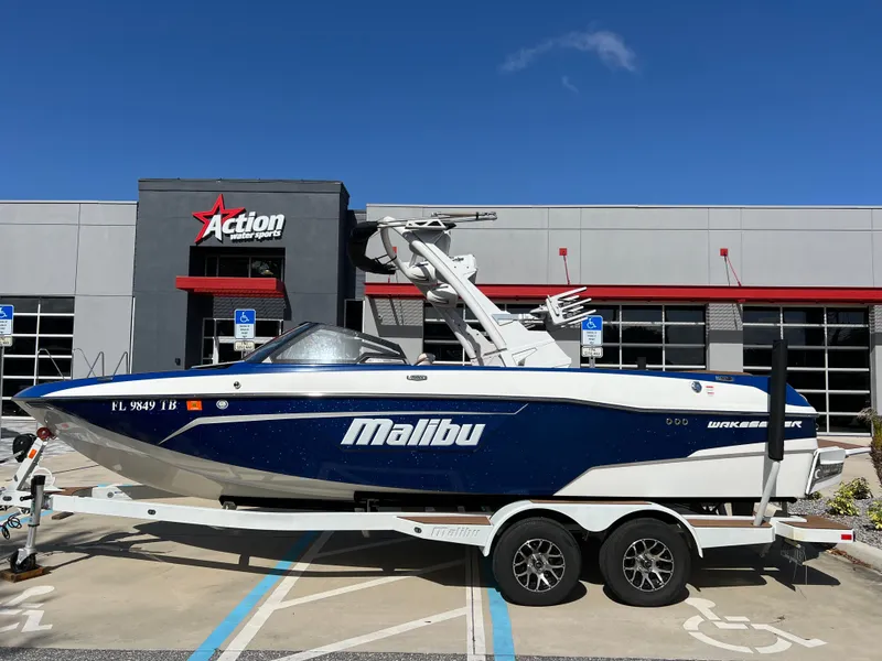 The Image of Malibu Wakesetter 23 LSV 2022 - 1