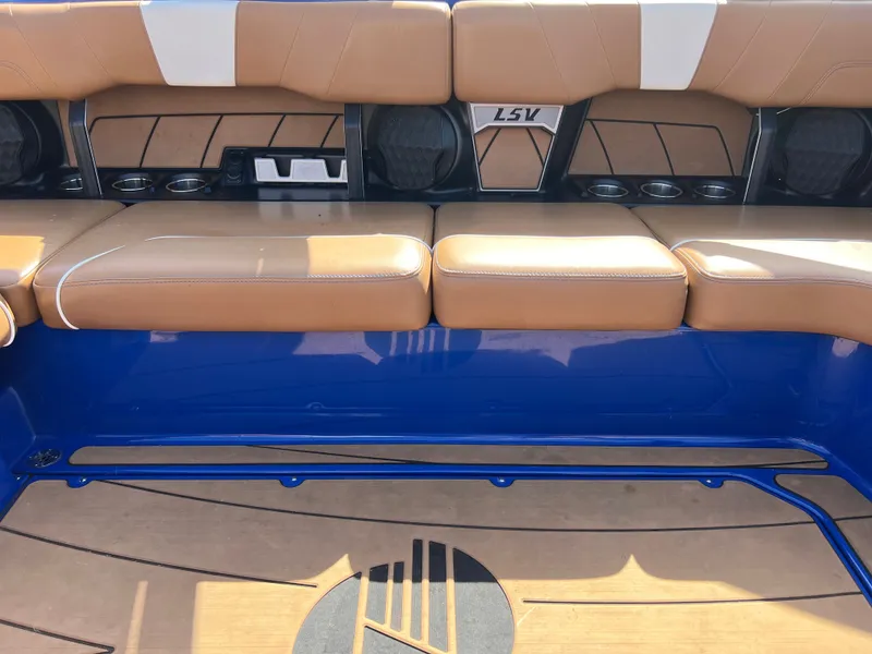 Slide: The Image of Malibu Wakesetter 23 LSV 2022 - 18
