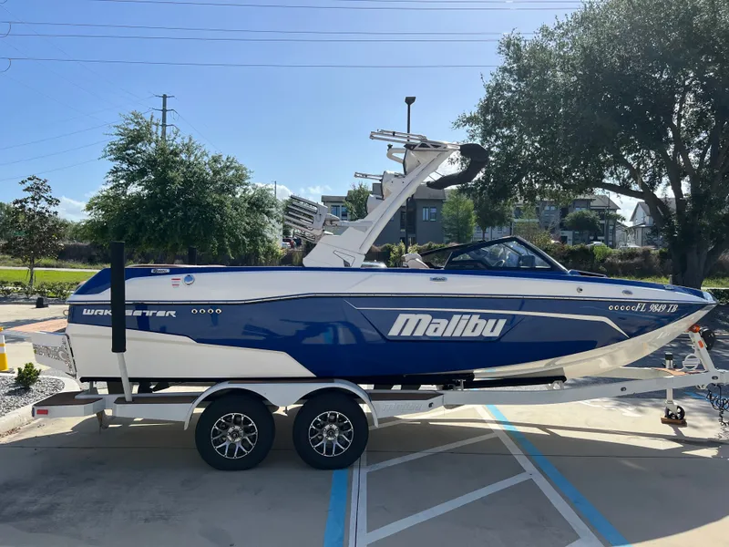 Slide: The Image of Malibu Wakesetter 23 LSV 2022 - 5