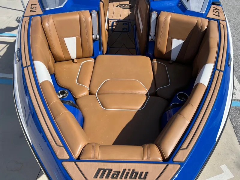 Slide: The Image of Malibu Wakesetter 23 LSV 2022 - 7